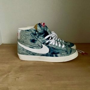 NIKE Blazer womens 11 tie dye hi top